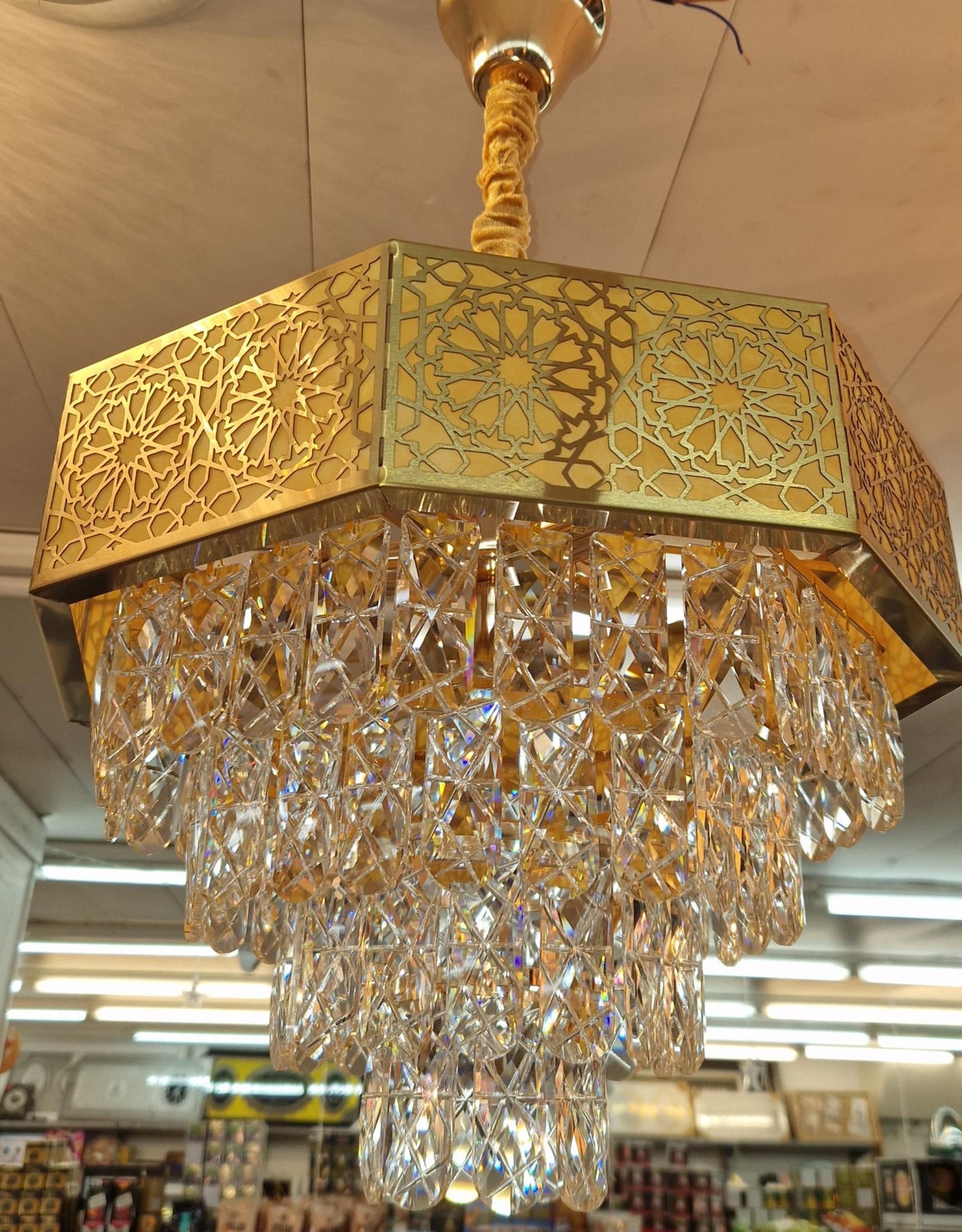 Lustre octogonal doré