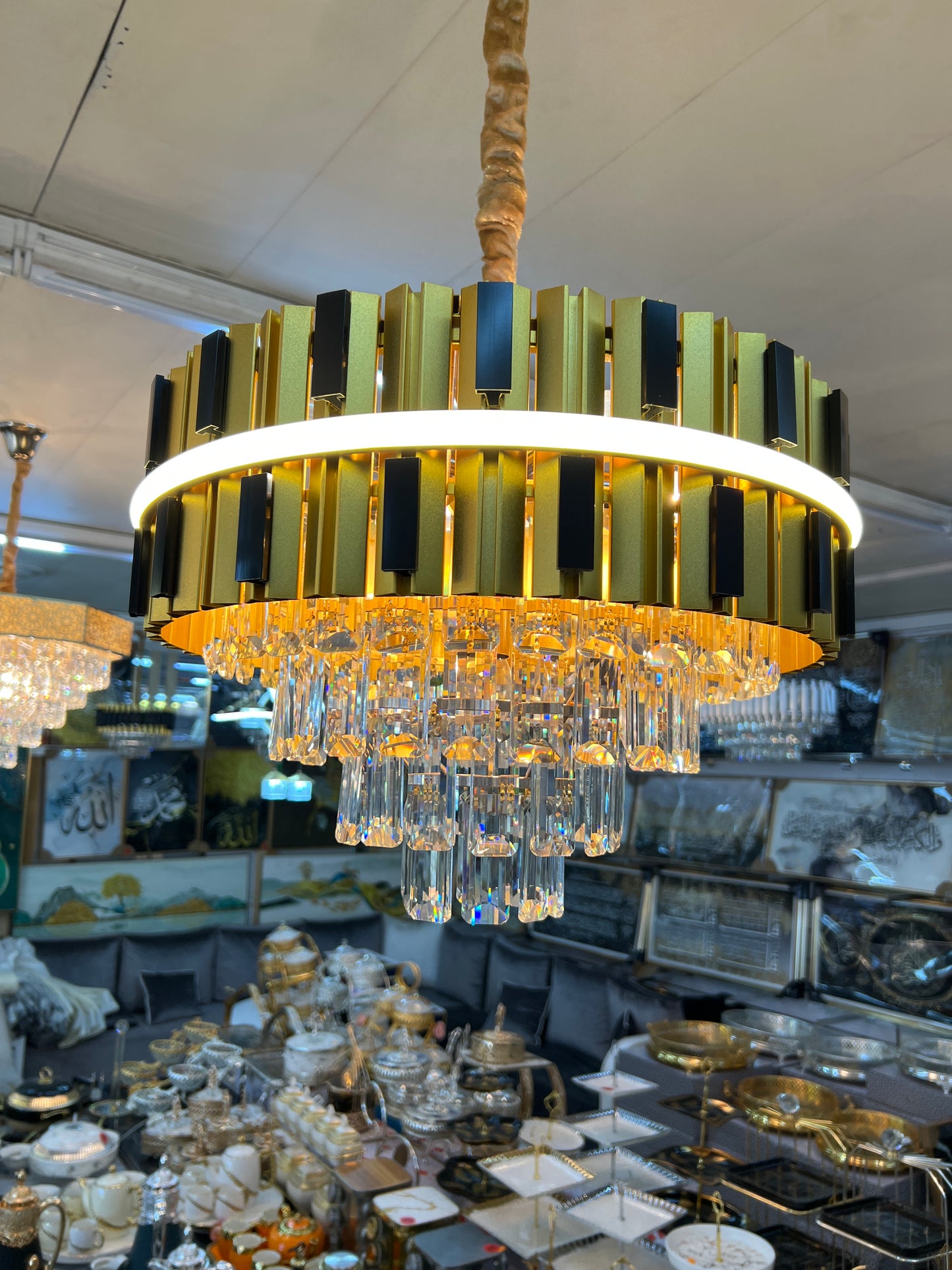 Lustre noir et doré